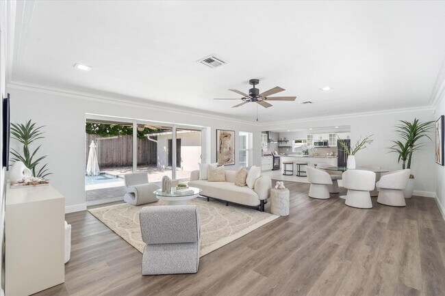 Foto del edificio - 714 SW 25th Ave