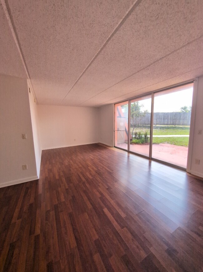 Foto del edificio - 3401 Townsend Blvd
