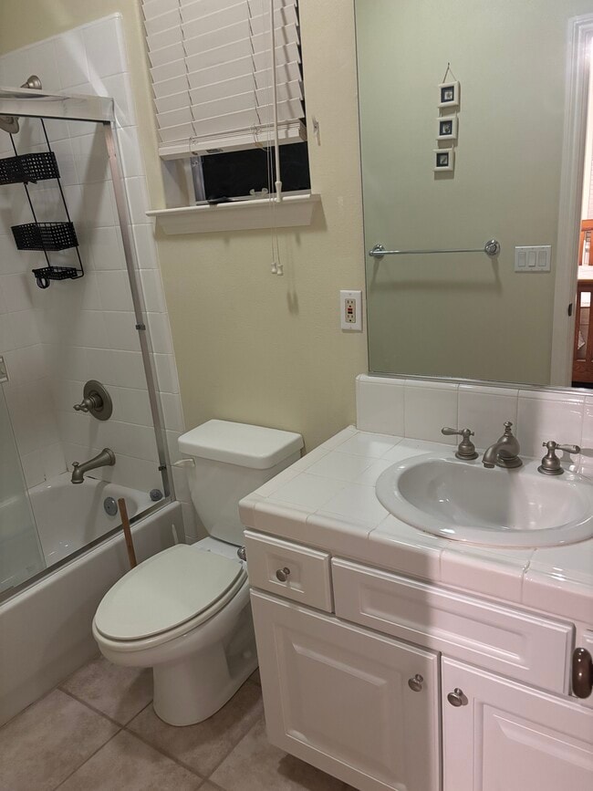 Foto del edificio - 1749 Spooner Dr