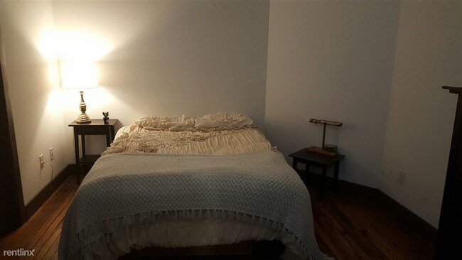 Foto del edificio - 1 br, 1 bath Apartment - 1322 W Broad St 2-C