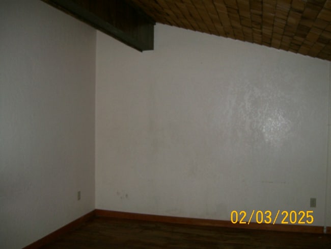 Building Photo - 528 N M St