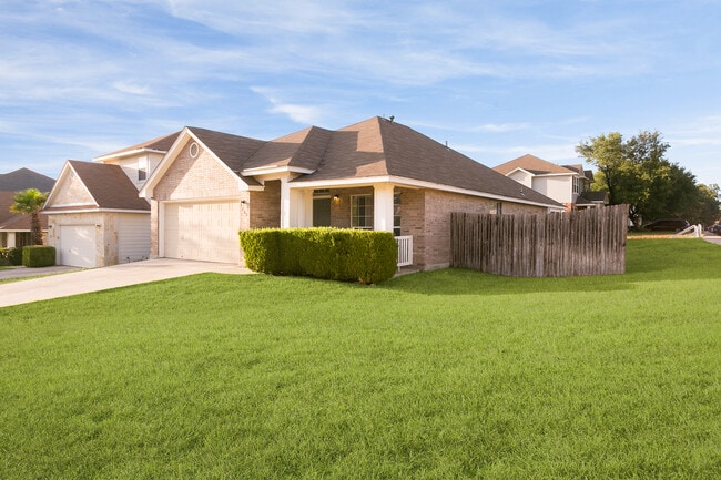 Building Photo - Corner Lot In Stone Oak Area