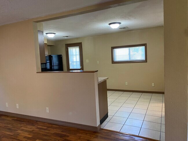 Foto del edificio - 208 E Maiden Ln