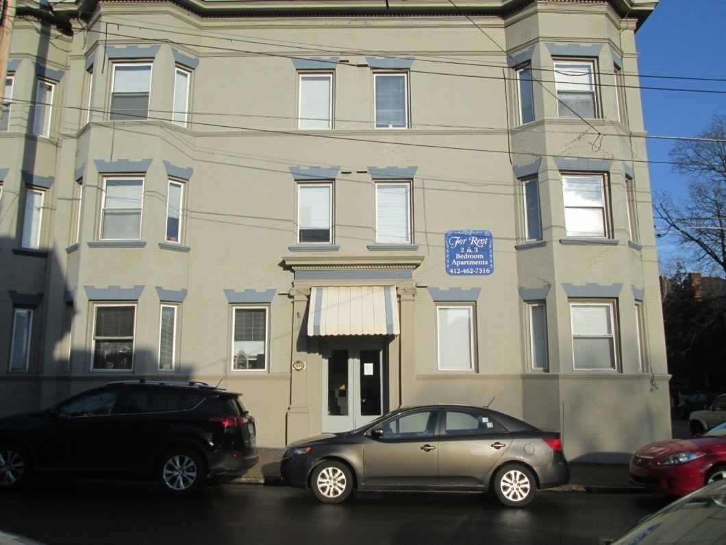 Primary Photo - 5719 Elwood St