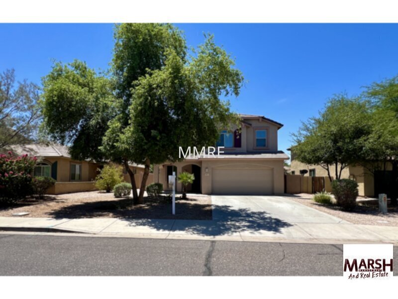 Primary Photo - Beautiful 5 bedroom home with tons of livi...