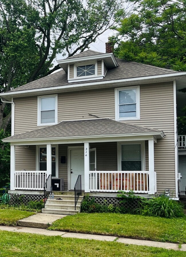 Building Photo - 314 Palmer St NE