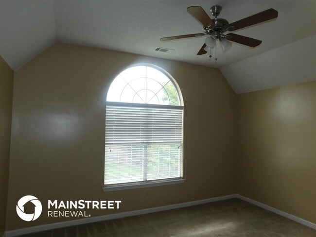 Building Photo - 768 Breeze Way