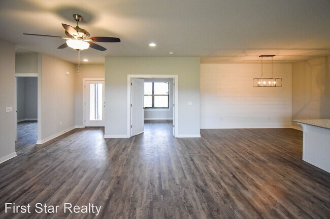 Building Photo - 4 br, 2 bath House - 340 N Otoe Street