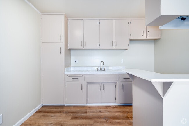 1 habitación, 1 baño - 700 pies cuadrados - Cocina - 14624 Gault St