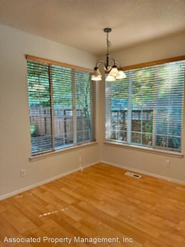 Building Photo - 3 br, 2.5 bath House - 1185 SE Westerland