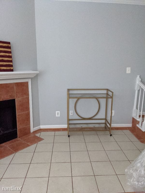 Building Photo - 2 br, 2 bath Condo - 668 Gateway Dr