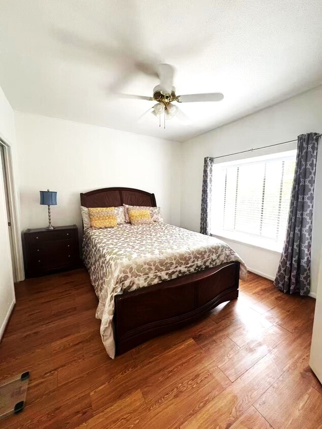 Primary Photo - 2207 S Braeswood Blvd