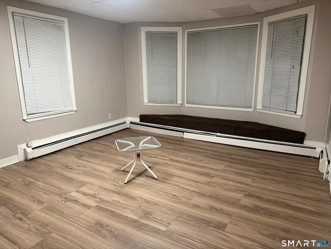 Foto del edificio - 645 Burnside Ave