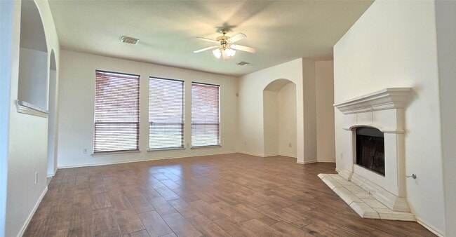 Building Photo - 21038 Narrow Gate Dr