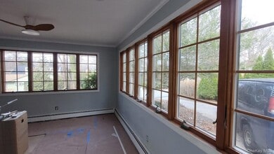 Building Photo - 8 Dee Pl