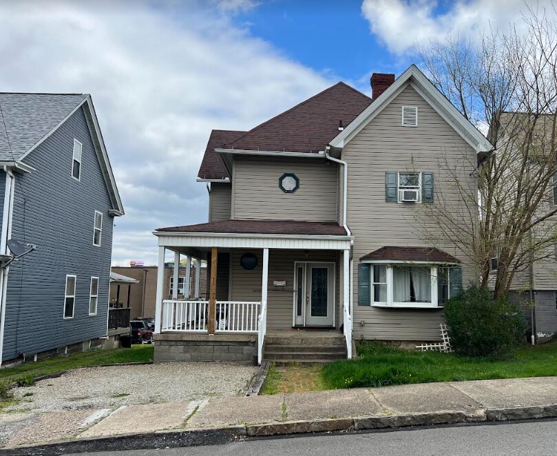 225 S Jefferson Ave, Canonsburg, PA 15317 House Rental in Canonsburg
