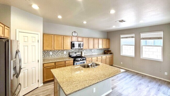 Foto del edificio - 10228 Ruggles Mansion Ave