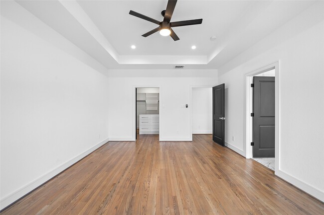 Building Photo - 1011 E 28th St