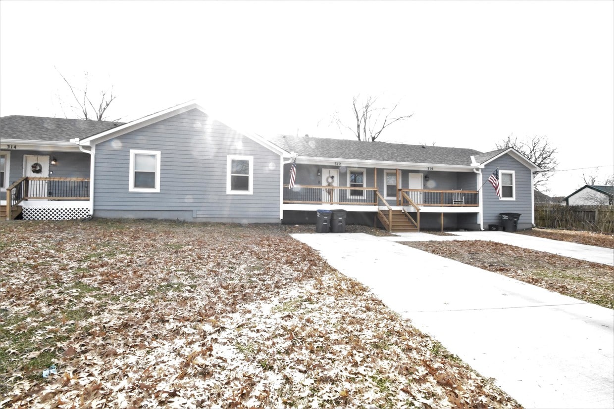 312 Olive St Unit 312, Pleasant Hill, MO 64080 Apartment for Rent in