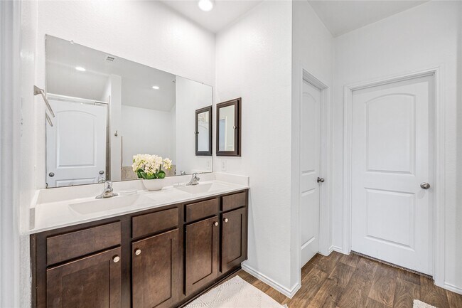 Foto del edificio - 22627 Petrizzi Ln