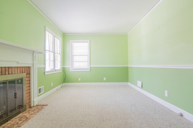 Foto del edificio - 3 Bedroom 1.5 Bathroom Home in Forestdale ...