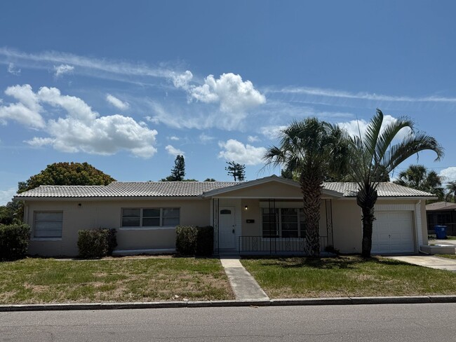 Building Photo - Tyrone single family home 2/1