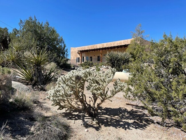 Foto del edificio - 6231 Mirlo Rd