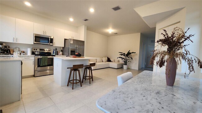 Foto del edificio - 541 NE 208th Terrace