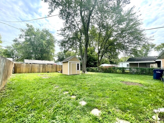 Building Photo - 1704 S Lindell Dr