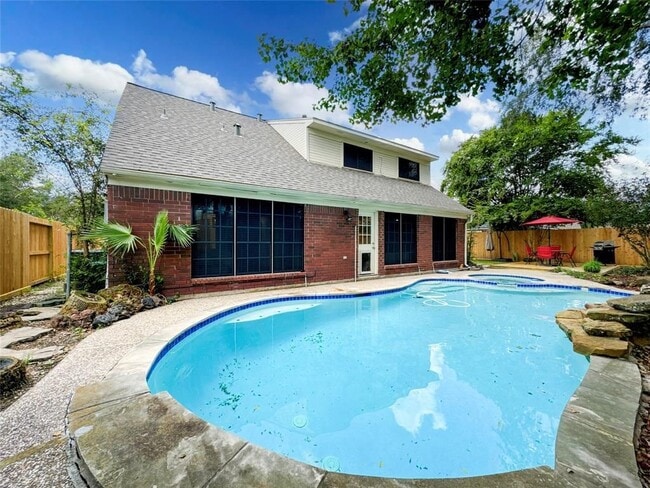 Building Photo - 5202 Spring Cir Dr