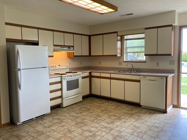 Kitchen - 502 W Broadway