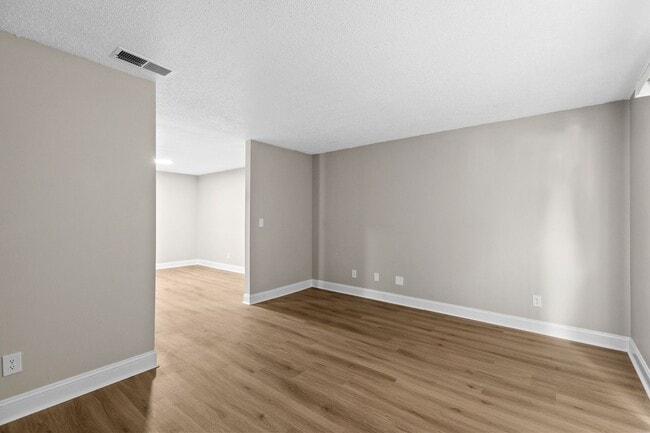 Interior Photo - Skyland Pointe