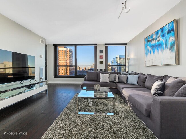 Foto del edificio - 1030 N State St