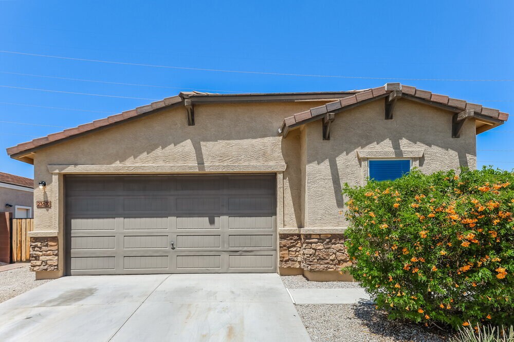 Foto principal - 23670 W Whyman Ave