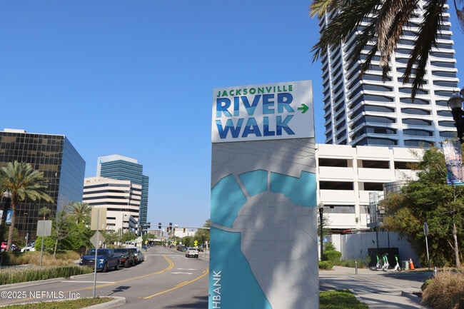 Building Photo - 1478 Riverplace Blvd