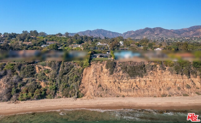 Building Photo - 29046 CLIFFSIDE Dr
