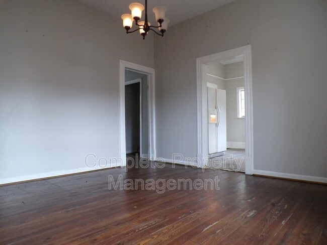 Foto del edificio - 6817 Division Ave