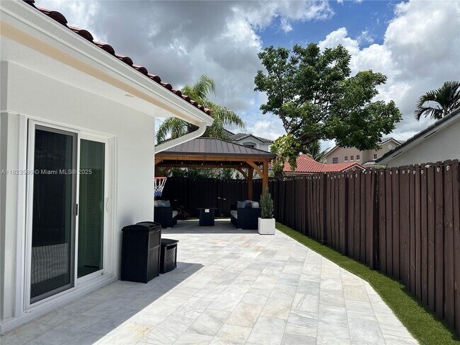 Foto del edificio - 5020 SW 154th Ave