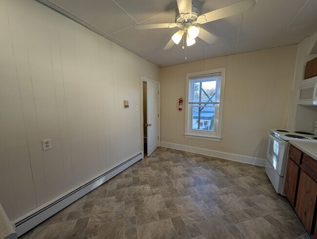 Foto del edificio - 2nd Floor 2 Bedroom Apartment