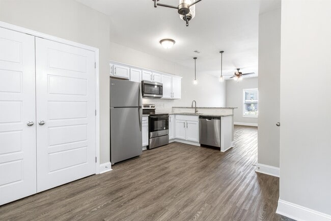 Foto del edificio - 215 Notgrass Rd