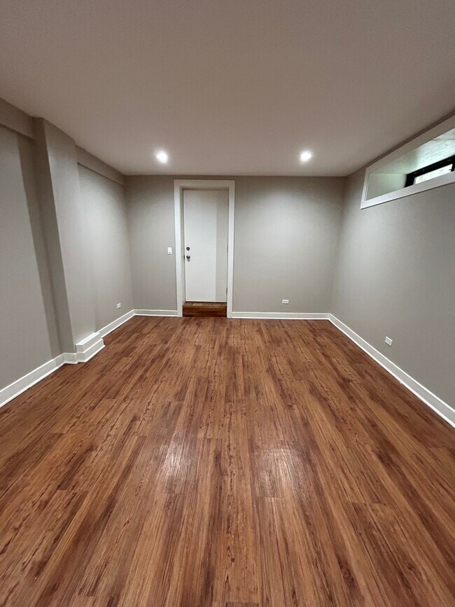 Foto del edificio - 753 W Buckingham Pl