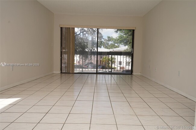 Foto del edificio - 5201 Orduna Dr