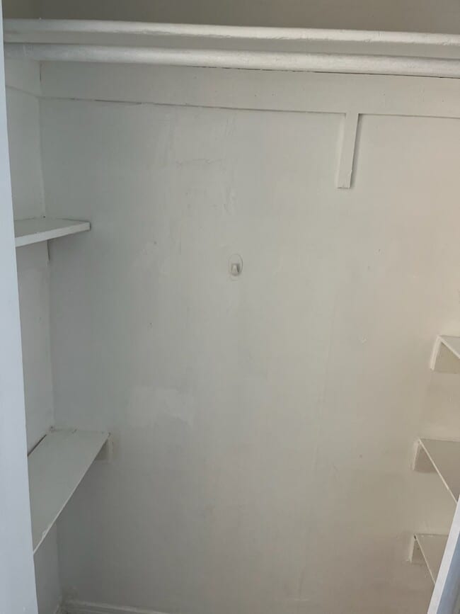 Building Photo - 5551 NW 32nd Ave