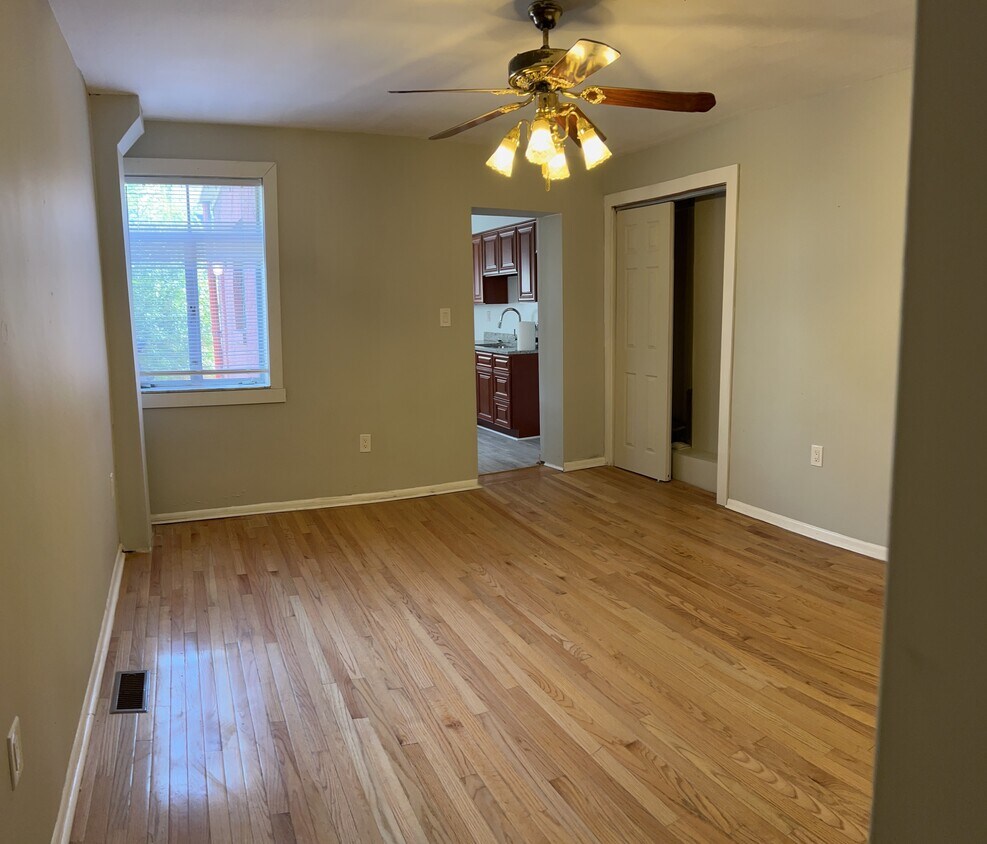 Foto principal - 125 42nd St