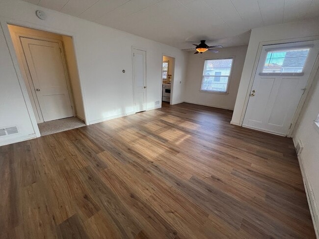 Building Photo - 152 Rodney Ct