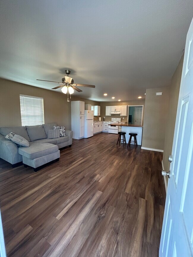 905 Crittendon St, Bridgeport, TX 76426 House Rental in Bridgeport