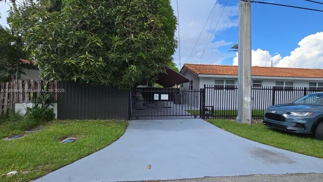 Foto del edificio - 6005 SW 22nd St