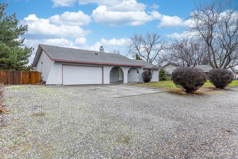 Primary Photo - 915 S Huntington Pl