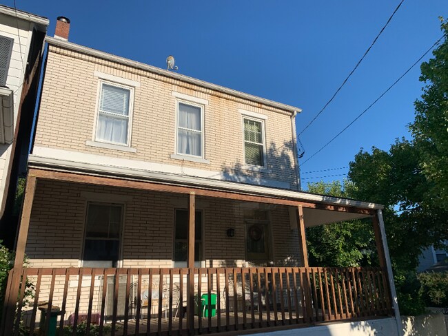 Building Photo - 312 Hanover St