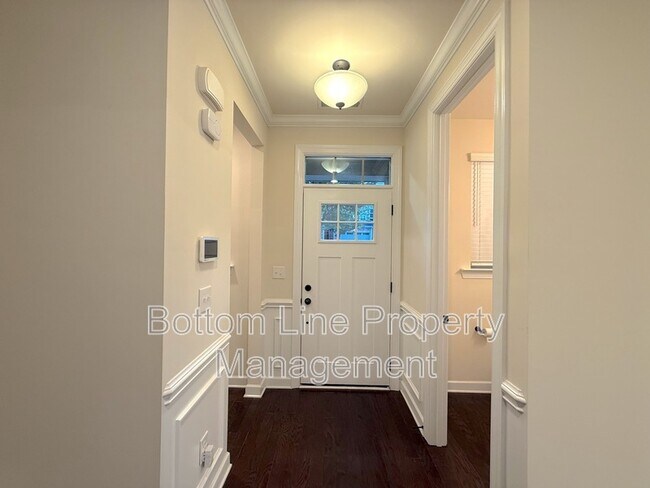 Foto del edificio - 5688 Garrow Glen Rd